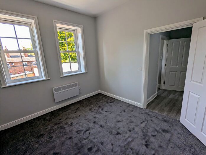 1 Bedroom Flat For Sale In Church Street, Godalming, GU7