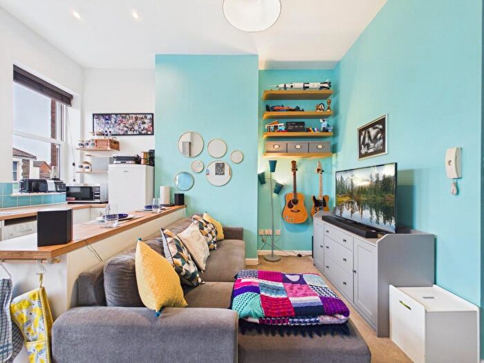 1 Bedroom Flat For Sale In Bell Hill Road, Bristol, BS5