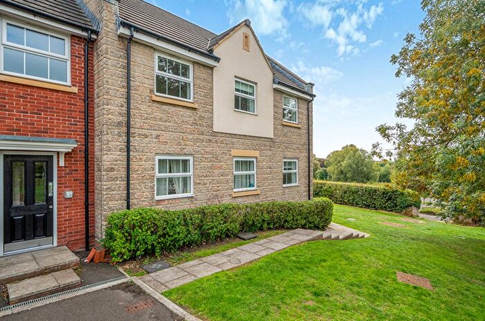 2 Bedroom Flat For Sale In Walkinshaw Road, Swindon, Wiltshire, SN2