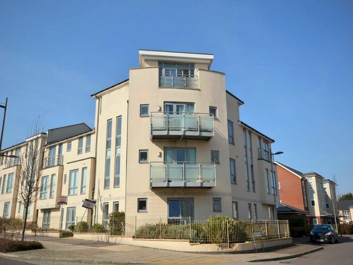 2 Bedroom Penthouse To Rent In Springhead Parkway, Northfleet, Gravesend, Kent, DA11