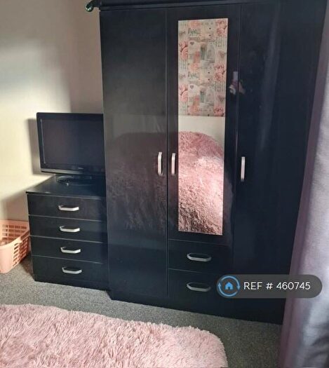 2 Bedroom Flat To Rent In Page House, York, YO30