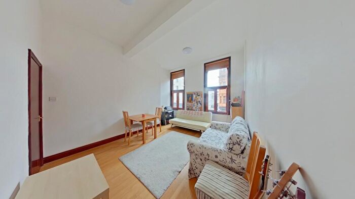 2 Bedroom Apartment To Rent In Upper Street, Angel, N1