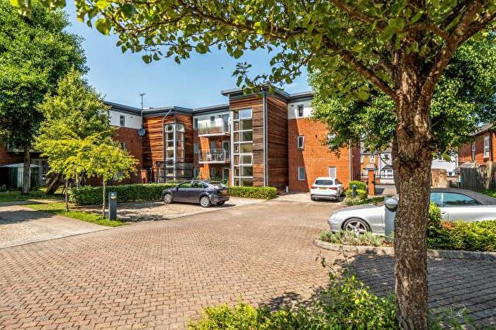 1 Bedroom Apartment For Sale In Lindsay Court, Dashwood Avenue, High Wycombe, HP12