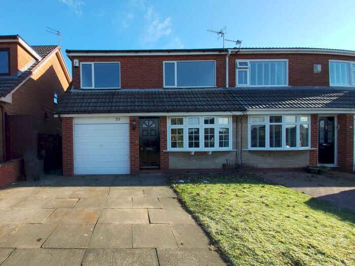 3 Bedroom Semi-Detached House To Rent In Lymefield Drive, Worsley, M28