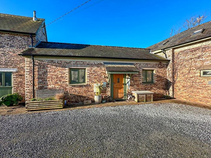 2 Bedroom Barn Conversion For Sale In Kingsteignton, Newton Abbot, TQ12
