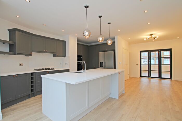 Property To Rent In Crossway, London, SW20