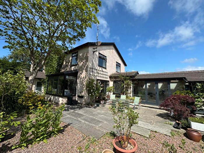 5 Bedroom Cottage For Sale In Smithy Farm Cottage, Carr Lane, Hambleton, Poulton-le-Fylde, Lancashire, FY6