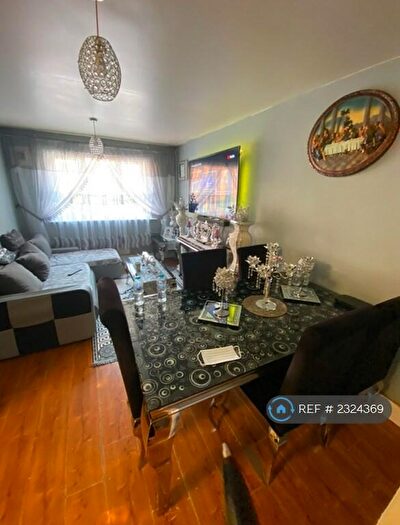 2 Bedroom Flat To Rent In Dunnock Close, London, N9