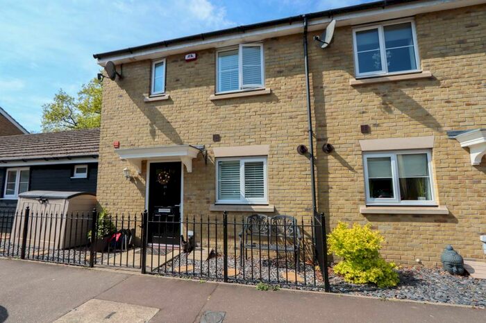 3 Bedroom End Of Terrace House To Rent In Kings Wood Park, Epping, CM16