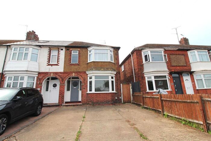 3 Bedroom House To Rent In Hillside Road, Wellingborough, NN8