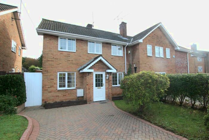 2 Bedroom Property To Rent In Eastham Crescent, Brentwood, CM13