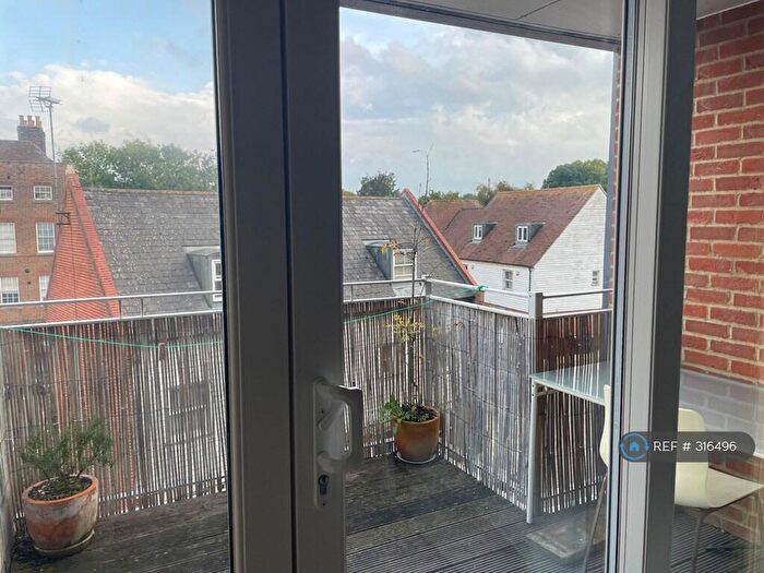 2 Bedroom Flat To Rent In Barton Mill Road, Canterbury, CT1