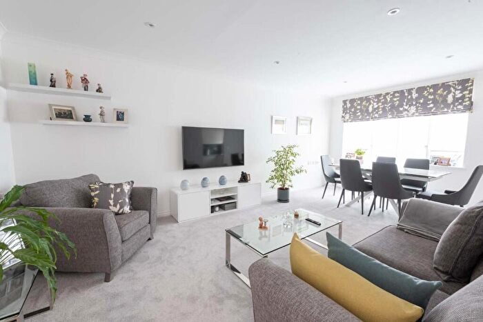 1 Bedroom Flat For Sale In Farthing Court, Langstone Way, Mill Hill, London, NW7