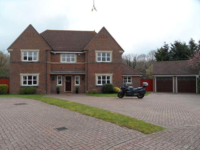 5 Bedroom House To Rent In Heathside Place, Epsom, KT18