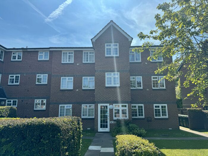 1 Bedroom Apartment To Rent In Abbotsbury Court, Horsham, RH13