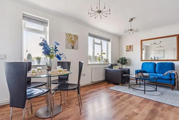 1 Bedroom Flat To Rent In B Main Road, Walters Ash, High Wycombe, HP14