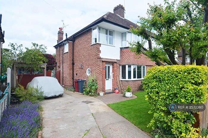 3 Bedroom Semi-Detached House To Rent In Mayfield Drive, Berkshire, RG4