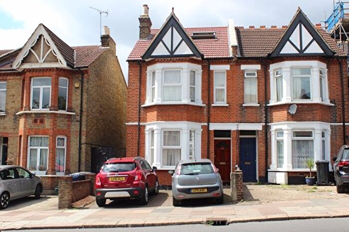 2 Bedroom Flat To Rent In Greenford Avenue, Hanwell, W7