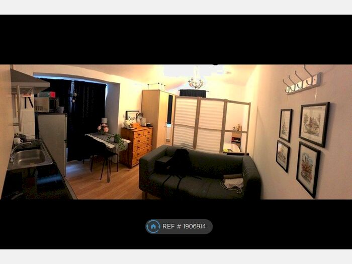 Studio To Rent In Westerdale Road, London, SE10