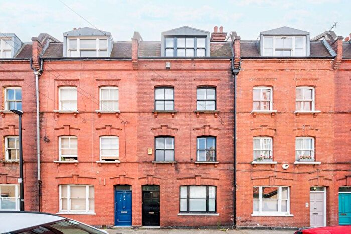 1 Bedroom Flat To Rent In Newark Street, , Whitechapel, London, E1