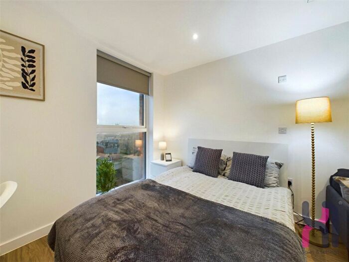Flat To Rent In Cheltenham Place, Frederick Road, Salford, M6