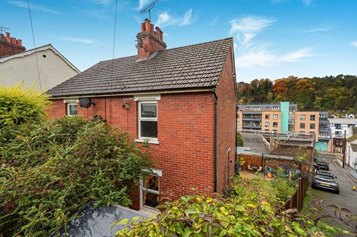 2 Bedroom Semi-detached House For Sale In Farningham Road, Caterham, CR3