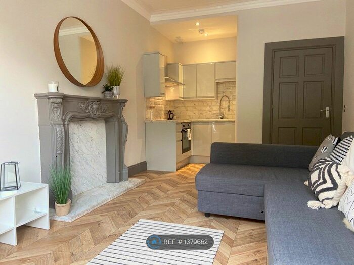 1 Bedroom Flat To Rent In Crathie Drive, Glasgow, G11