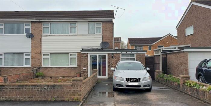 4 Bedroom Semi-Detached House To Rent In Smithywell Close, Trowbridge, BA14