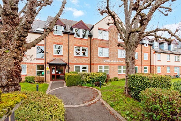 1 Bedroom Flat For Sale In Queens Road, Wimbledon, SW19
