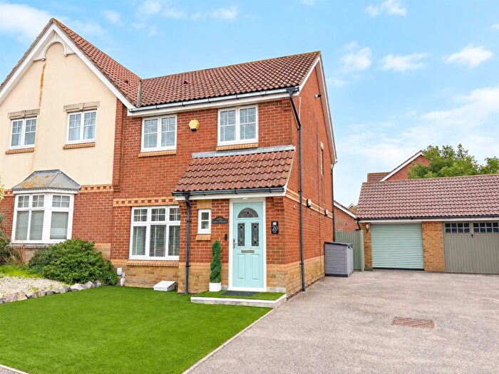 3 Bedroom Semi-Detached House For Sale In Samoa Way, Eastbourne, BN23