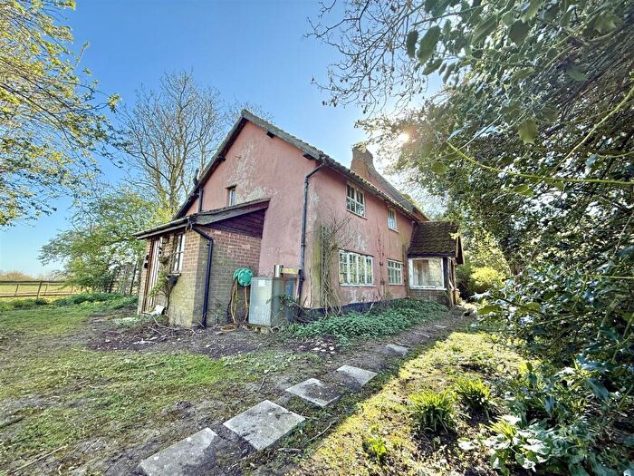 3 Bedroom House For Sale In Wacton, Norwich, NR15