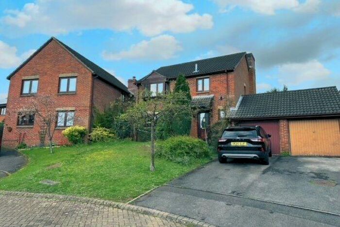 3 Bedroom Detached House To Rent In Barley Down Drive, Winchester, SO22