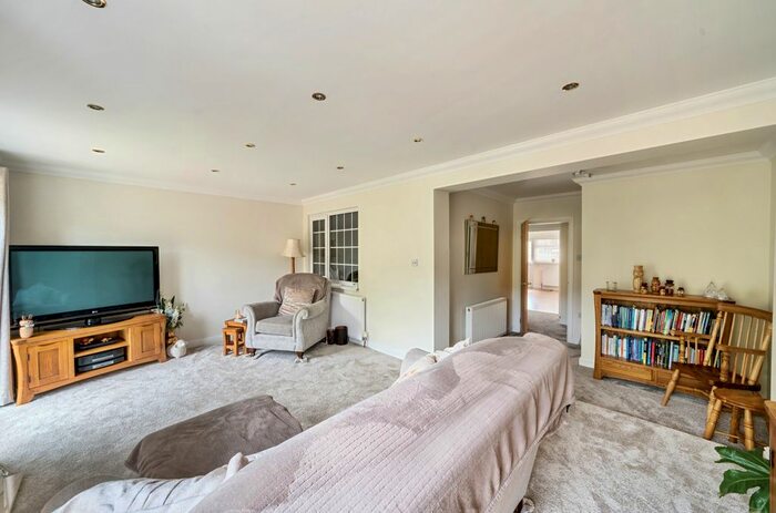 3 Bedroom Bungalow For Sale In Water Lane, Middlestown, Wakefield, West Yorkshire, WF4