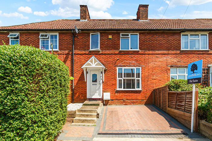 2 Bedroom Terraced House For Sale In Garendon Road, Morden, SM4