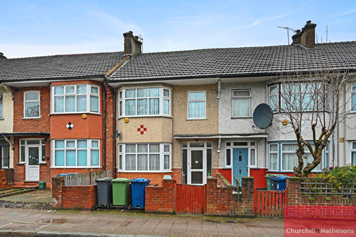 3 Bedroom Terraced House For Sale In North Acton Road, London, NW10