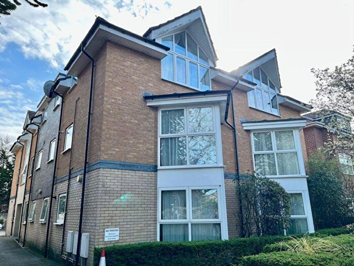 2 Bedroom Flat To Rent In Richmond Park Road, Charminster (), P07