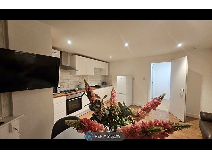 3 Bedroom Maisonette To Rent In Marriott Street, Semilong, Northampton, NN2