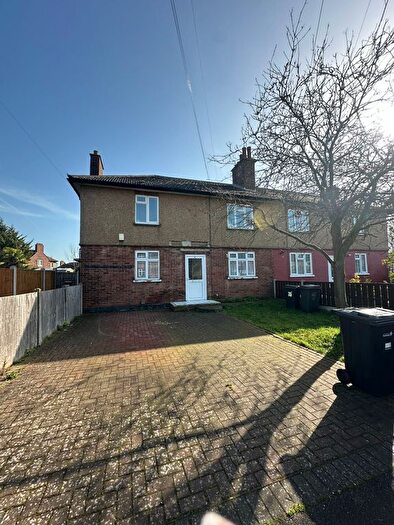 2 Bedroom Flat To Rent In Crown Road, Ilford, Barkingside, Ig2