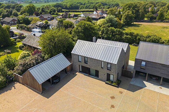 4 Bedroom Detached House For Sale In Great Bossingham Farm, Bossingham, CT4