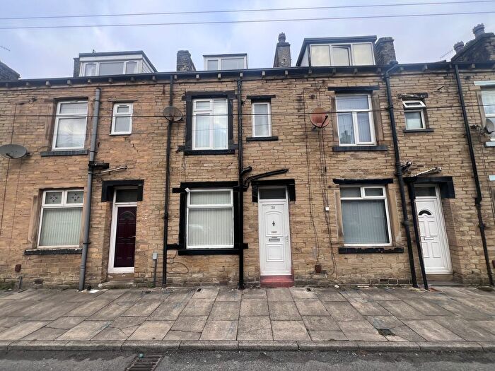 3 Bedroom Terraced House To Rent In Coventry Street, Bradford, West Yorkshire, BD4