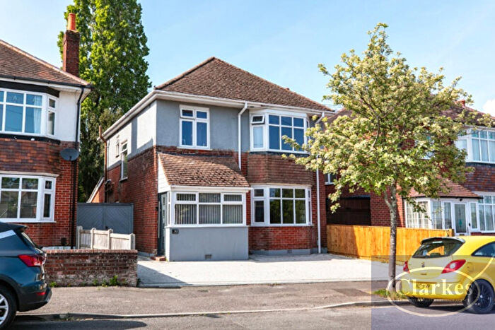 4 Bedroom Detached House For Sale In The Grove, Moordown, BH9