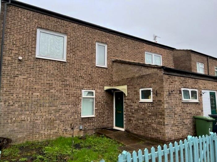 2 Bedroom Flat To Rent In Wedmore Court, Corby, NN18