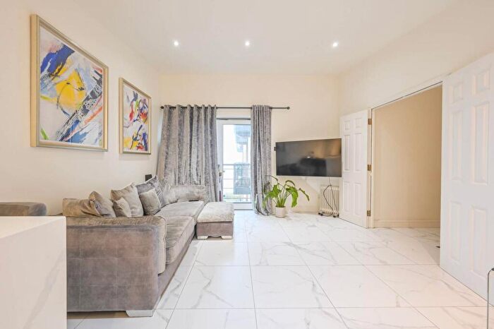 2 Bedroom Flat For Sale In Fishguard Way, , Docklands, London, E16