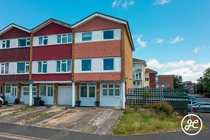 4 Bedroom End Terrace House For Sale In St. Matthews Field, Bridgwater, TA6