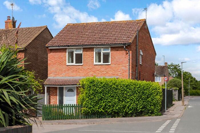 3 Bedroom Detached House For Sale In Drummond Ride, Tring, HP23