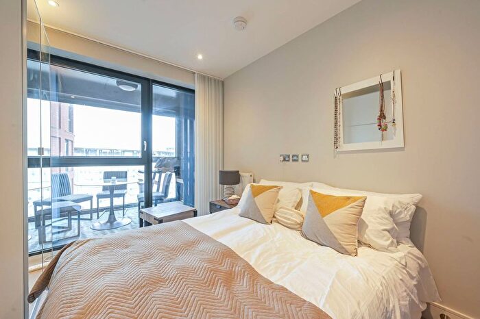 1 Bedroom Flat For Sale In Avalon Point, Docklands, London, E14