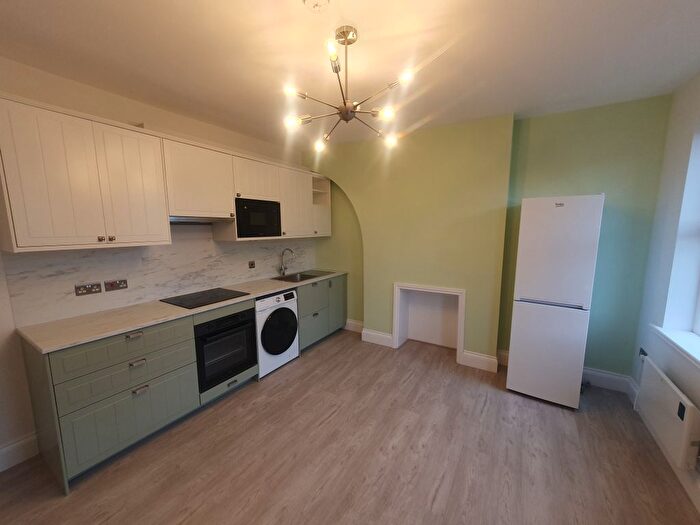 2 Bedroom Flat To Rent In St. Johns Road, Southall, UB2
