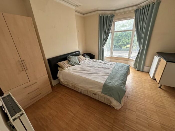 6 Bedroom Property To Rent In Balby Road, Doncaster, DN4