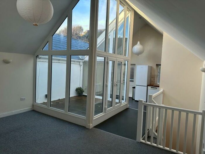 3 Bedroom Town House To Rent In Gough Road, Folkestone, Kent, CT20