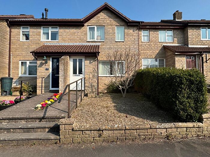 2 Bedroom Terraced House To Rent In High Street, Frome, BA11